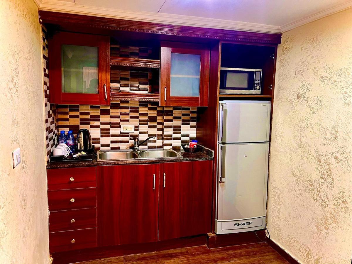 Queens Suite Hotel Beirut Exteriör bild
