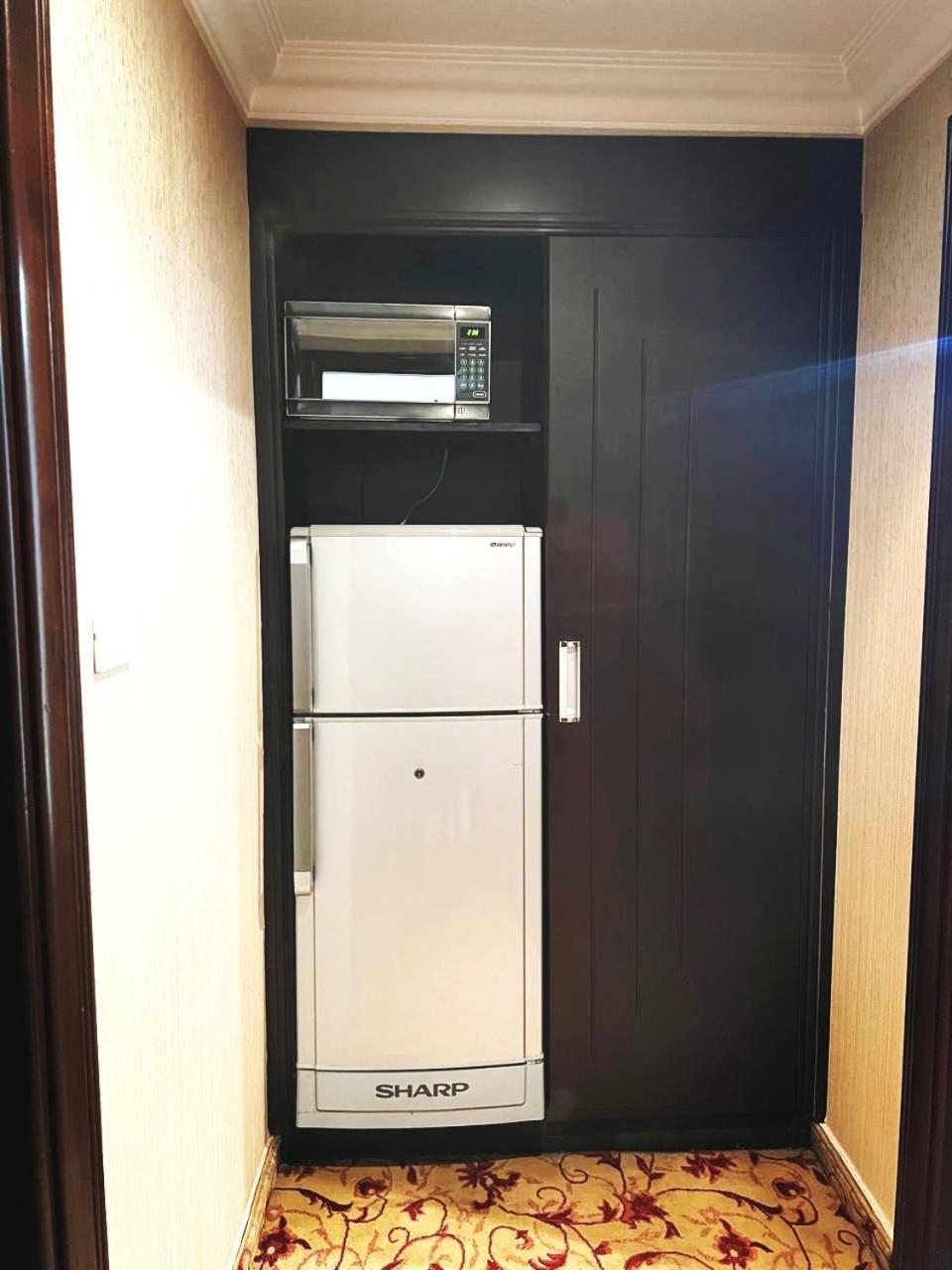 Queens Suite Hotel Beirut Exteriör bild
