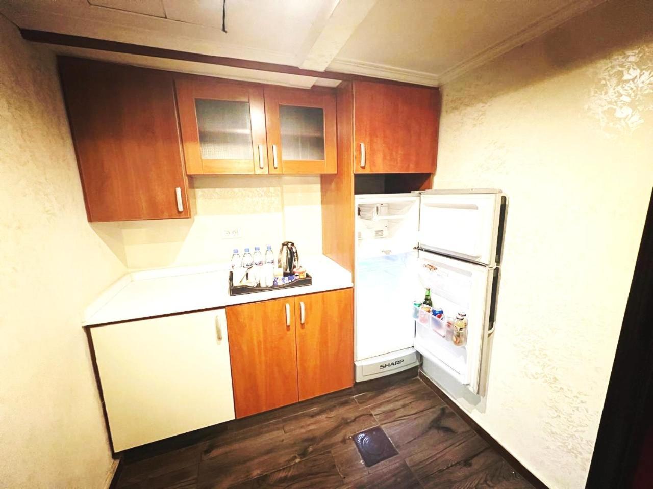 Queens Suite Hotel Beirut Exteriör bild