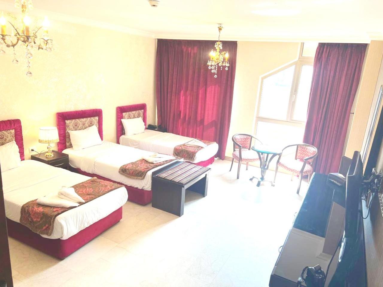 Queens Suite Hotel Beirut Exteriör bild