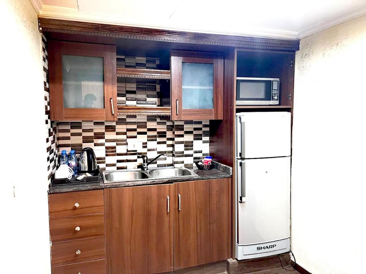 Queens Suite Hotel Beirut Exteriör bild