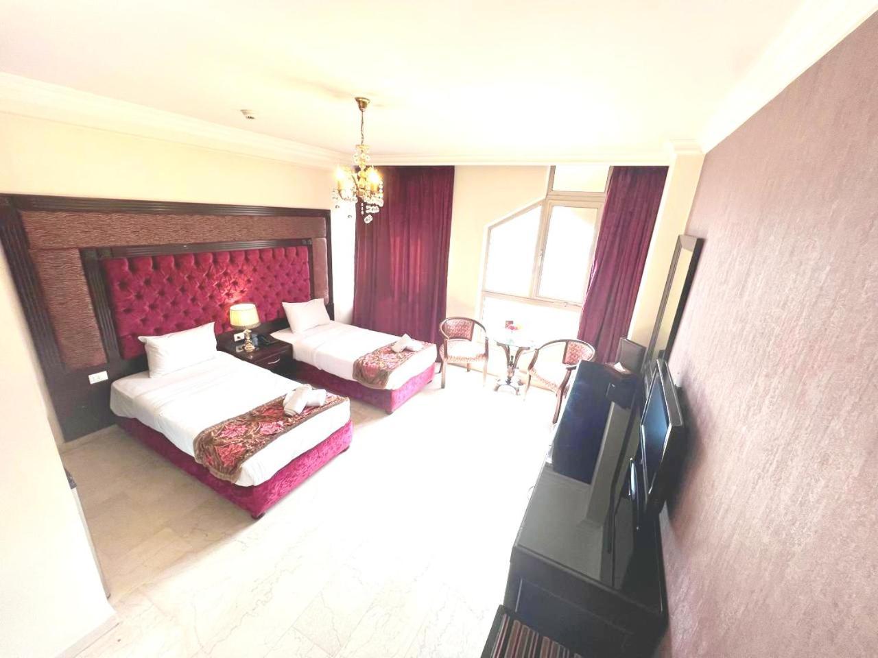 Queens Suite Hotel Beirut Exteriör bild