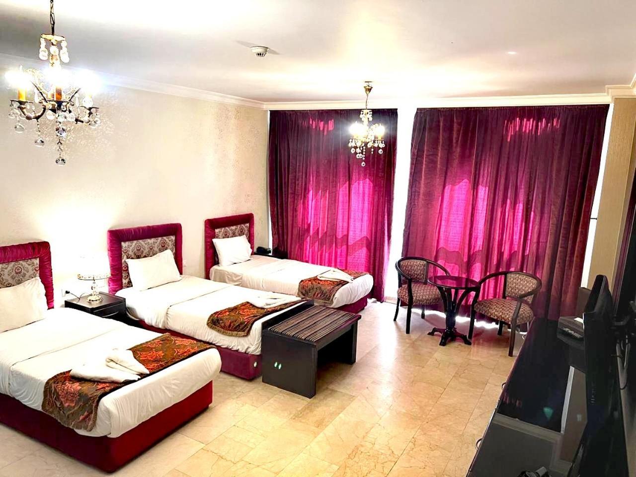 Queens Suite Hotel Beirut Exteriör bild