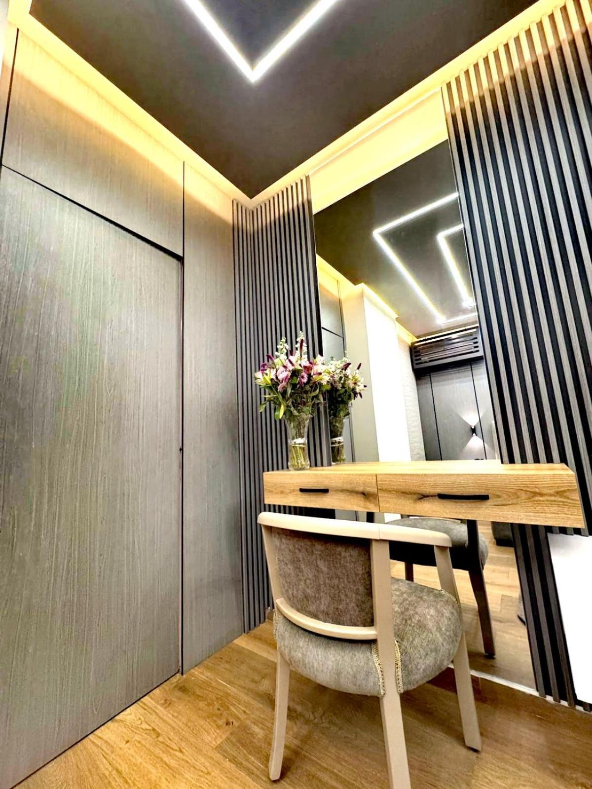 Queens Suite Hotel Beirut Exteriör bild