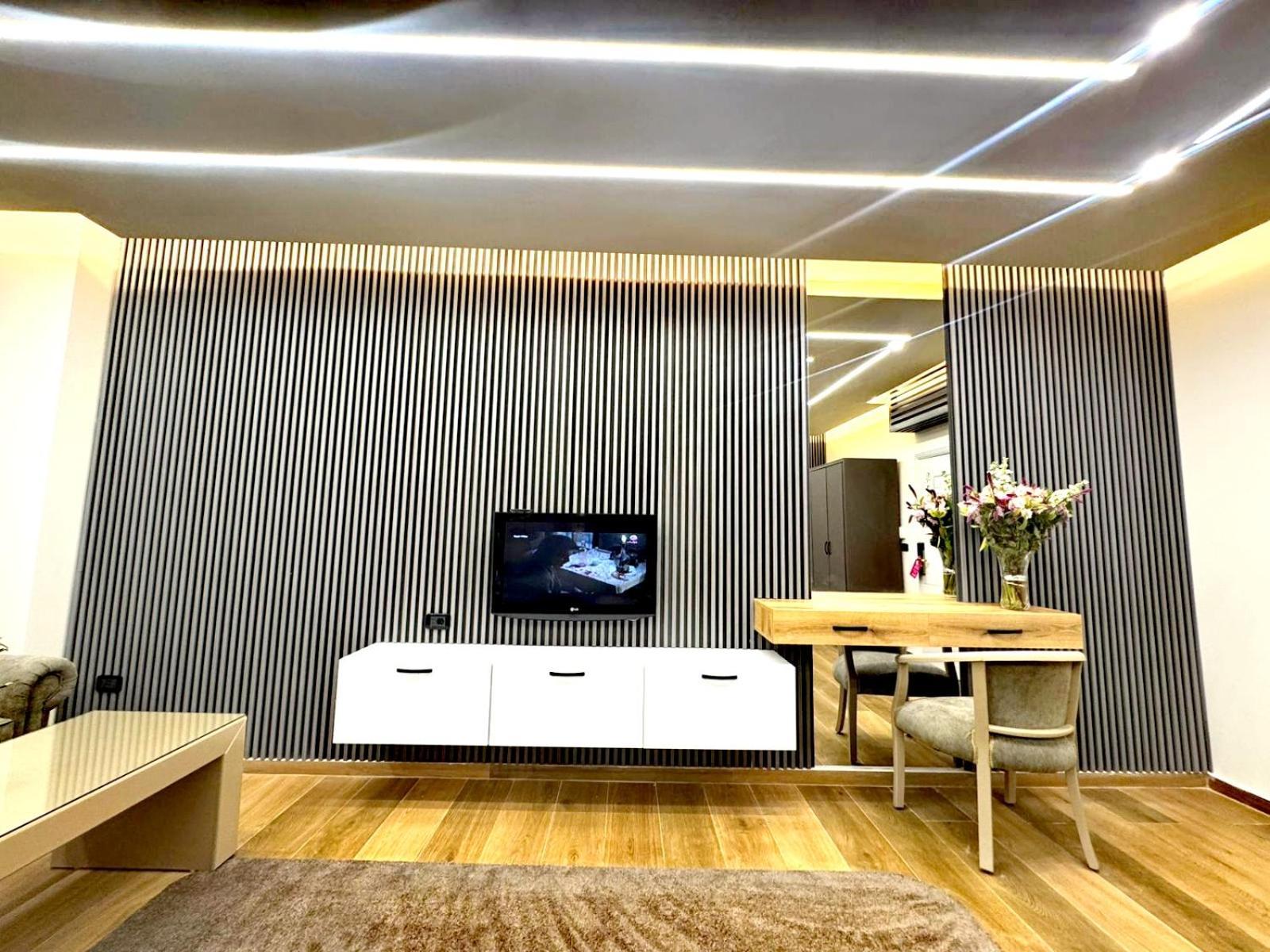 Queens Suite Hotel Beirut Exteriör bild