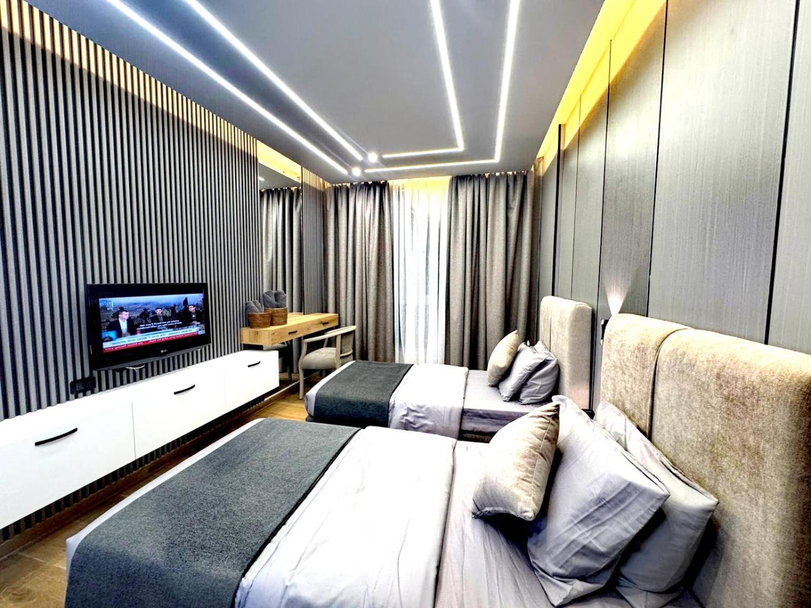 Queens Suite Hotel Beirut Exteriör bild