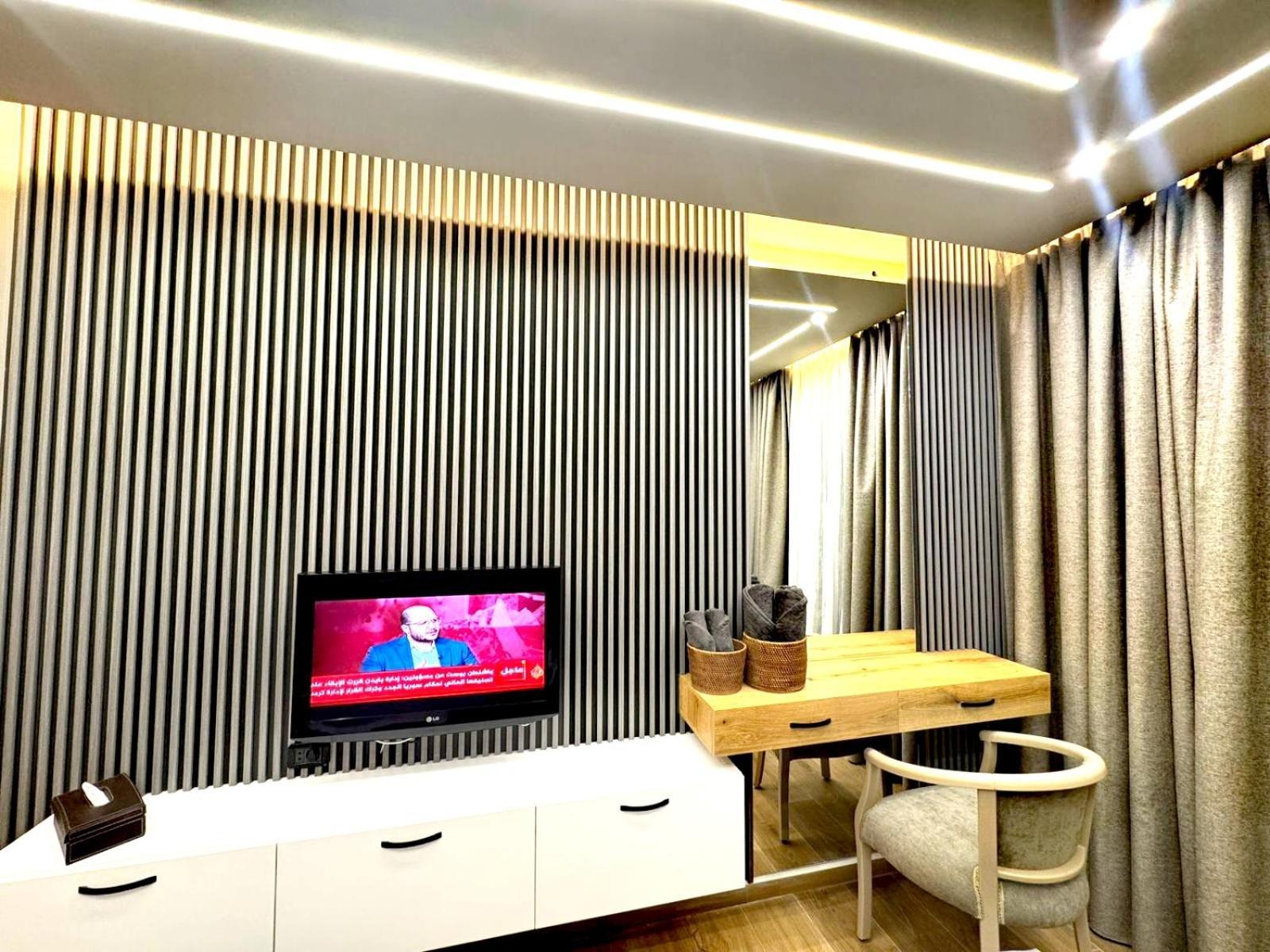 Queens Suite Hotel Beirut Exteriör bild