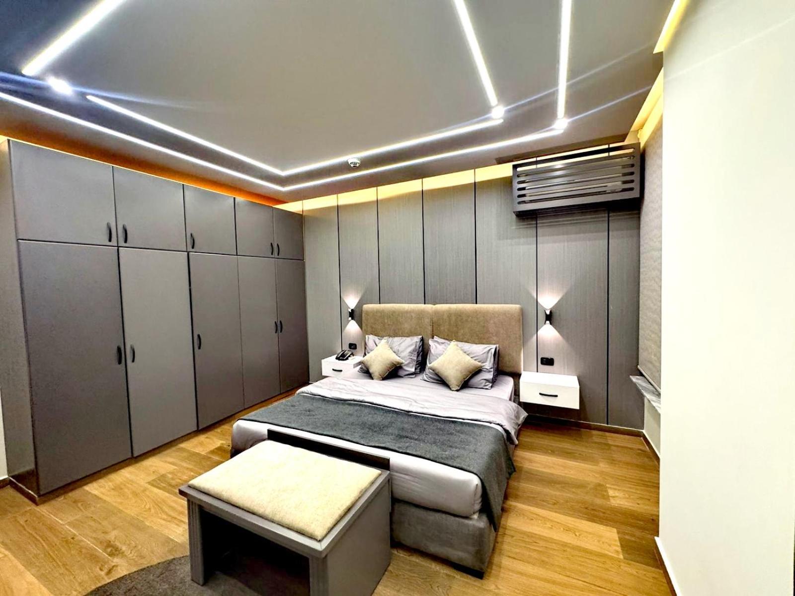 Queens Suite Hotel Beirut Exteriör bild