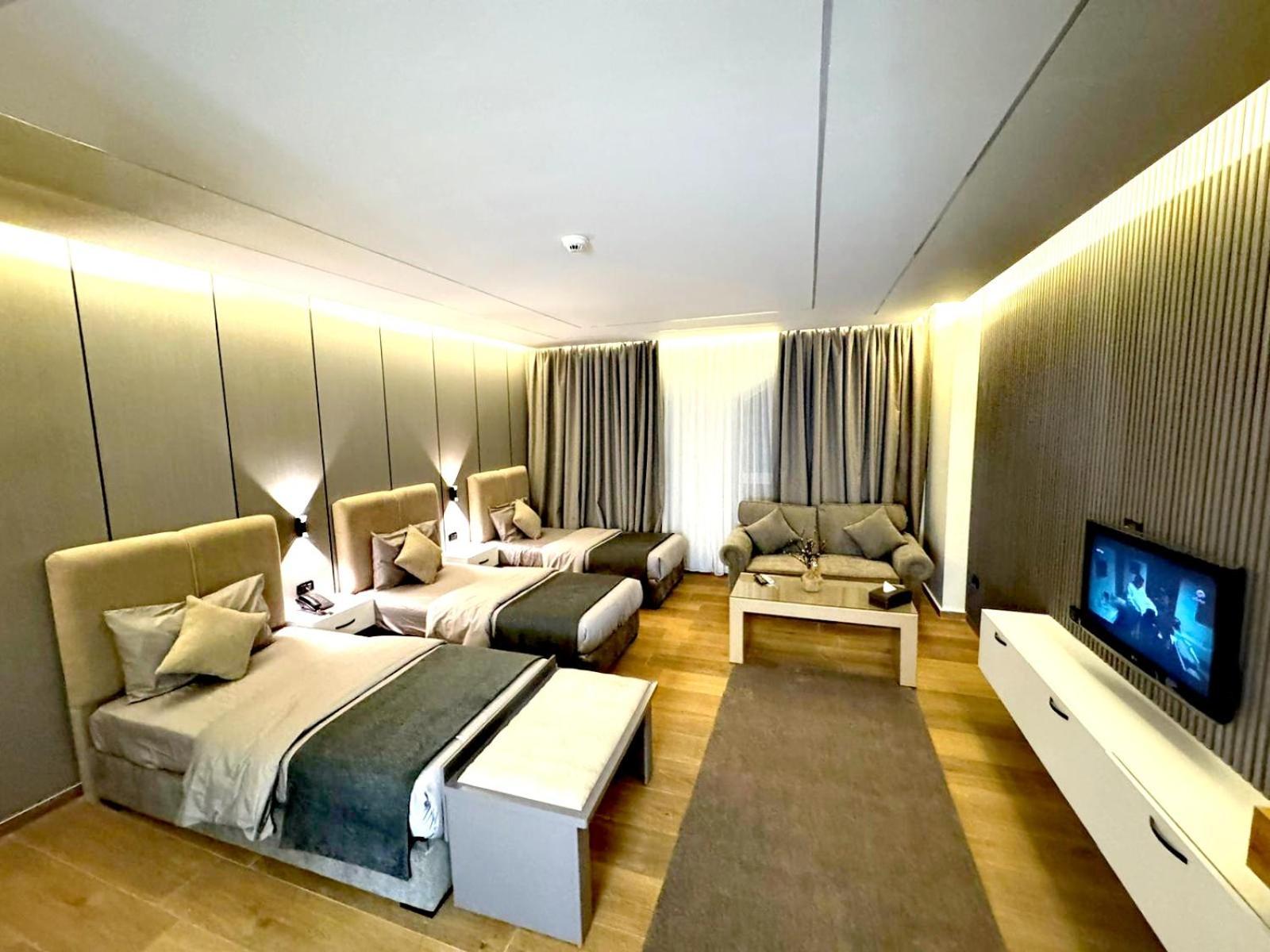 Queens Suite Hotel Beirut Exteriör bild