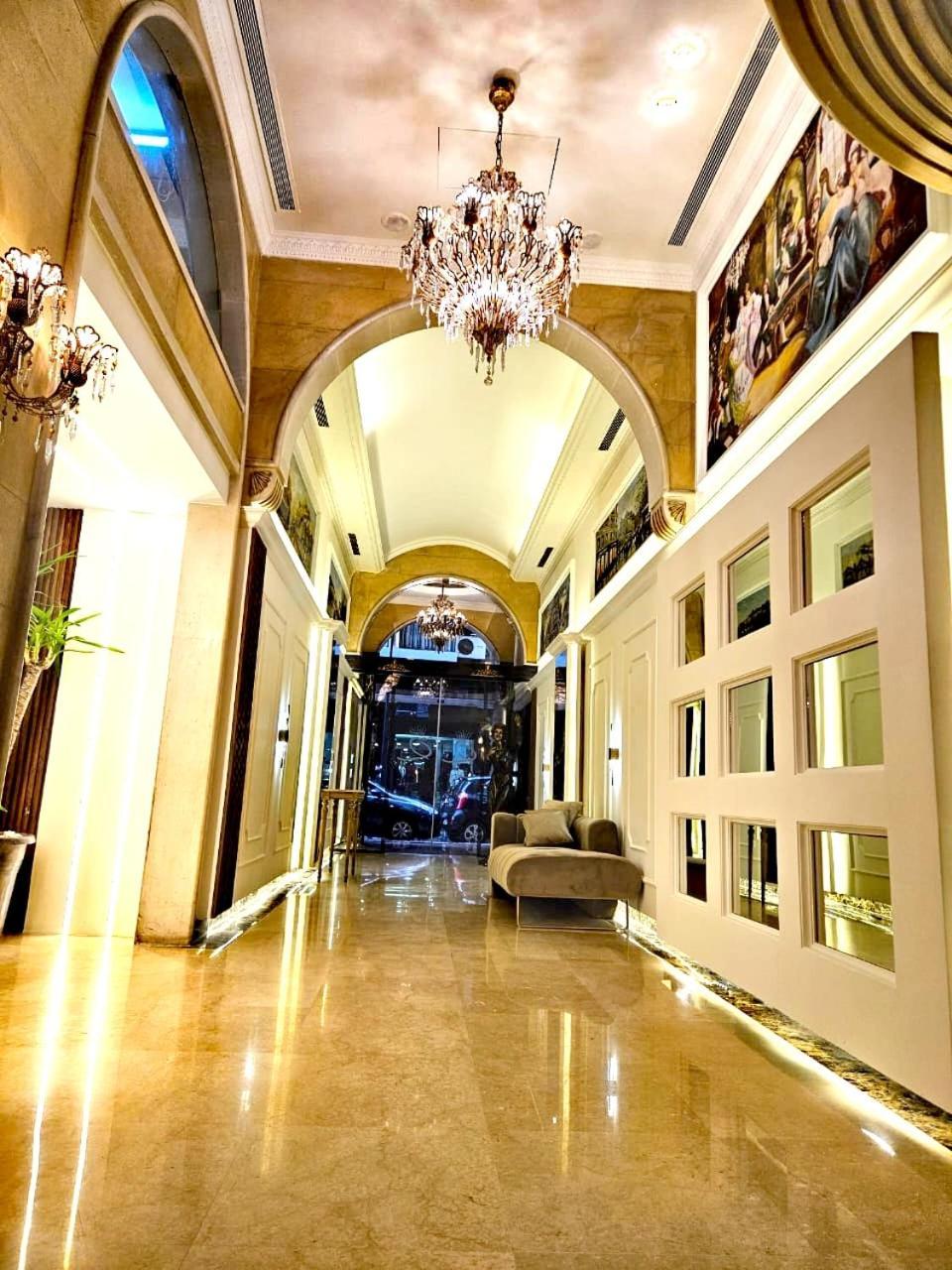 Queens Suite Hotel Beirut Exteriör bild