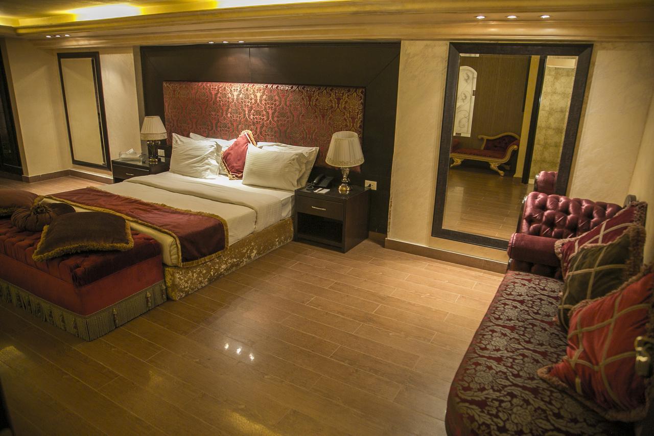 Queens Suite Hotel Beirut Exteriör bild