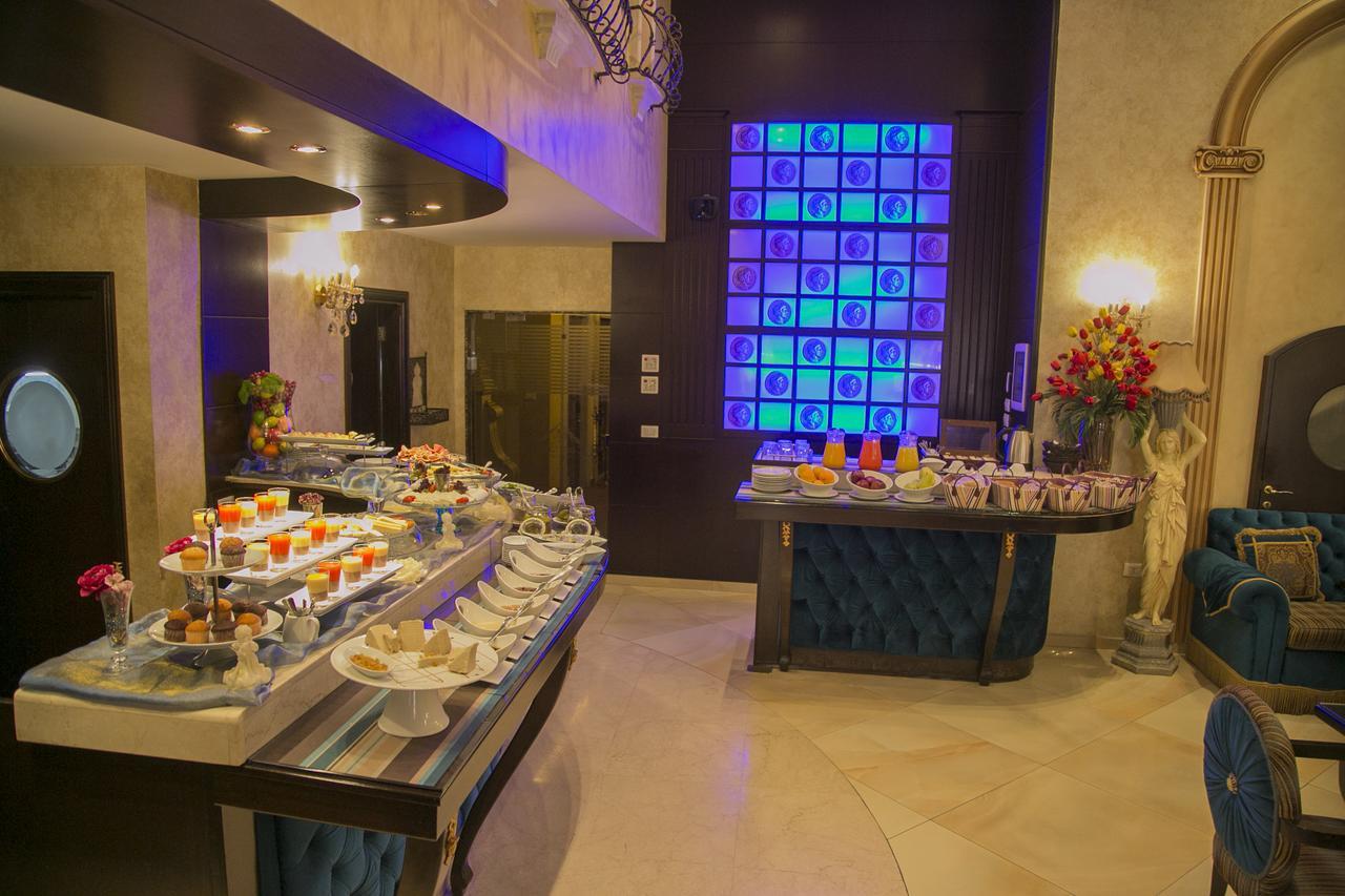 Queens Suite Hotel Beirut Exteriör bild